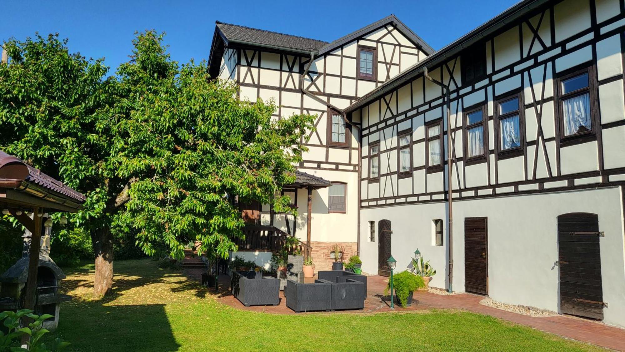 Apartments Am Saalebogen Mit Gartenterrasse, Grillkamin, Freie Parkplaetze 鲁多尔施塔特 外观 照片